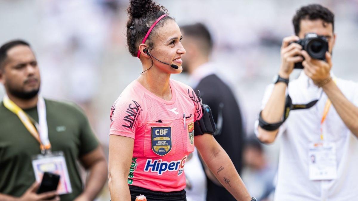 Arbitra americanaense Izabele de Oliveira estreia na elite do Brasileirao neste sabado