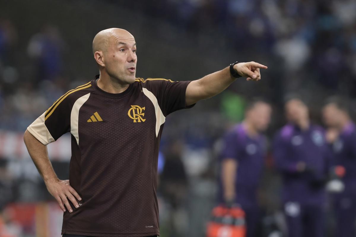 Leonardo Jardim minimiza vaias da torcida após vitória do Flamengo sobre Atlético Mineiro