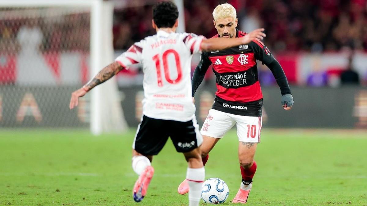 Arrascaeta lamenta eliminação do Flamengo na Libertadores e projeta foco no Brasileirão